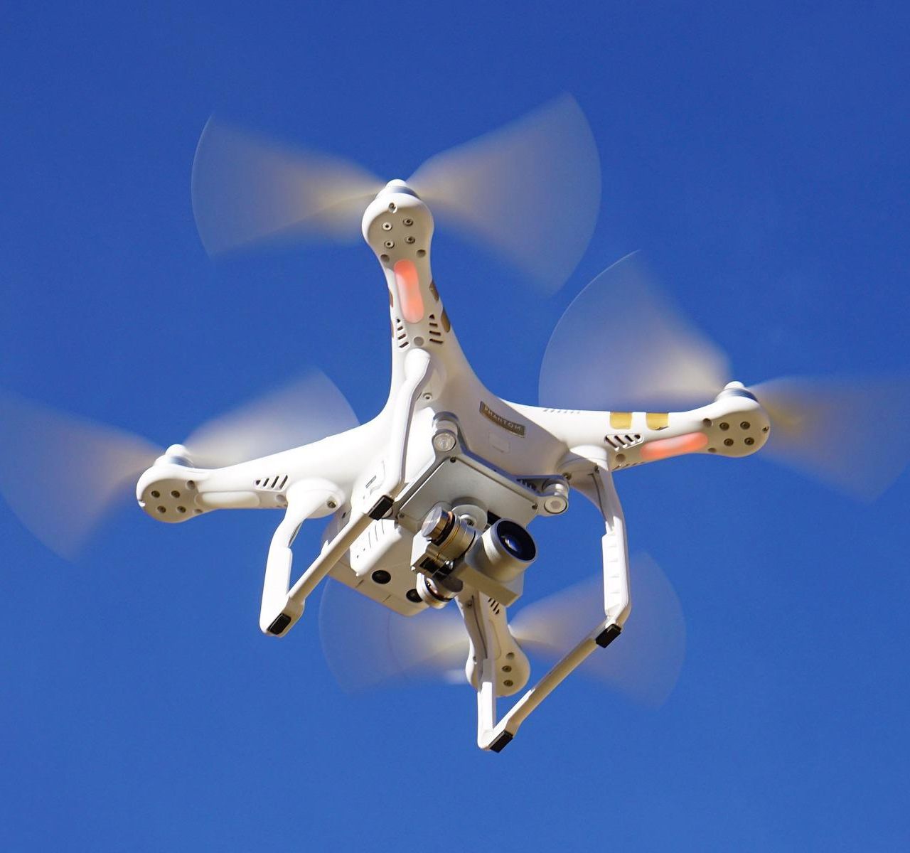 https://flybot.gr/wp-content/uploads/2022/07/drone-dji-optimized.jpg